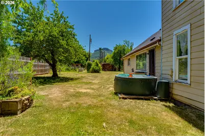 220 E Main St, Lowell, OR 97452 - Photo 33