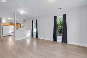 635 SE Walnut St, Hillsboro, OR 97123 - Photo 3