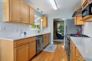 3200 Clemmons Dr, Hood River, OR 97031 - Photo 13