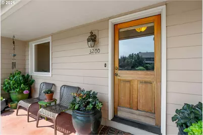 3200 Clemmons Dr, Hood River, OR 97031 - Photo 3