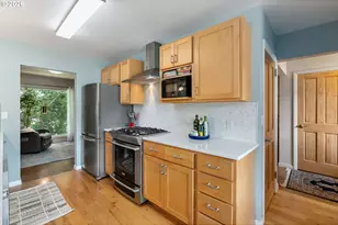3200 Clemmons Dr, Hood River, OR 97031 - Photo 11