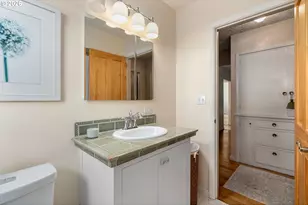 3200 Clemmons Dr, Hood River, OR 97031 - Photo 17