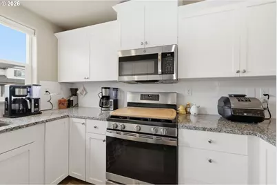 1371 Tirion Ave, Eugene, OR 97404 - Photo 13