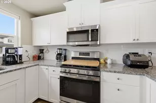 1371 Tirion Ave, Eugene, OR 97404 - Photo 13