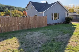 415 Moreland Ave, Drain, OR 97435 - Photo 3