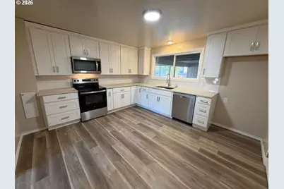 415 Moreland Ave, Drain, OR 97435 - Photo 13