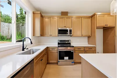 520 S Buxton St, Troutdale, OR 97060 - Photo 3