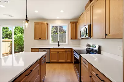 520 S Buxton St, Troutdale, OR 97060 - Photo 3