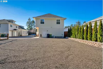 290 Harbor St, Florence, OR 97439 - Photo 31