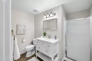 168 NE 38th Ave, Hillsboro, OR 97124 - Photo 15