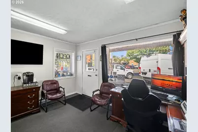 1840 NE Sandy Blvd, Portland, OR 97232 - Photo 23