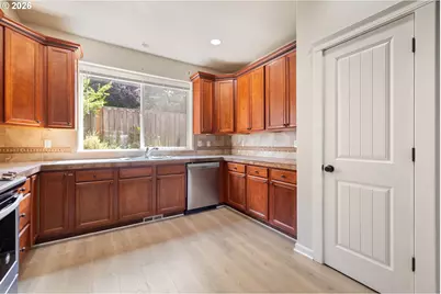 10012 SE Old Town Ct, Happy Valley, OR 97086 - Photo 5