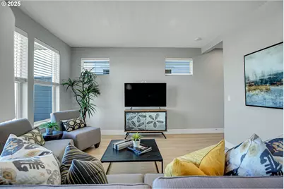 16473 NW Liberty St, Portland, OR 97229 - Photo 9