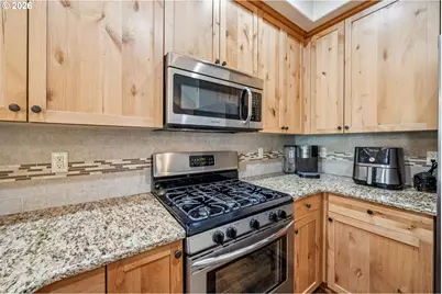 19677 SW Blackbear Ct, Beaverton, OR 97006 - Photo 15