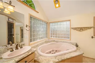 1625 Victorian Way, Eugene, OR 97401 - Photo 23