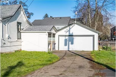 109 E Isabella St, Lebanon, OR 97355 - Photo 5