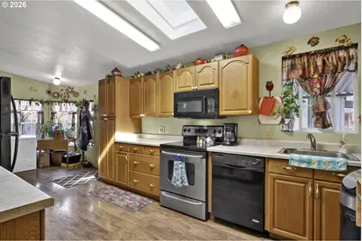 538 Lochaven Ave, Springfield, OR 97477 - Photo 13