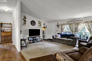 538 Lochaven Ave, Springfield, OR 97477 - Photo 7