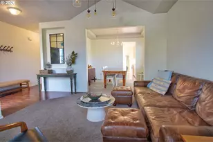 2727 N Crater Ln, Newberg, OR 97132 - Photo 5