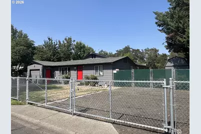 131 SE 3rd Ave, Milton-Freewater, OR 97862 - Photo 3