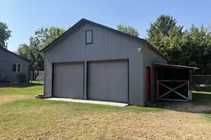 131 SE 3rd Ave, Milton-Freewater, OR 97862 - Photo 25