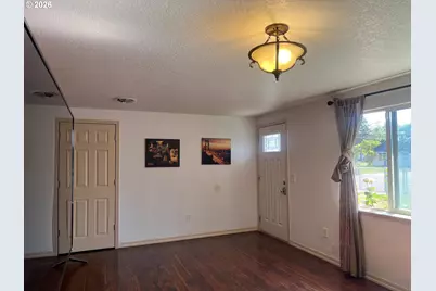 131 SE 3rd Ave, Milton-Freewater, OR 97862 - Photo 5
