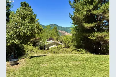 1003 Arburnia St, Myrtle Creek, OR 97457 - Photo 13