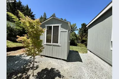 1003 Arburnia St, Myrtle Creek, OR 97457 - Photo 13