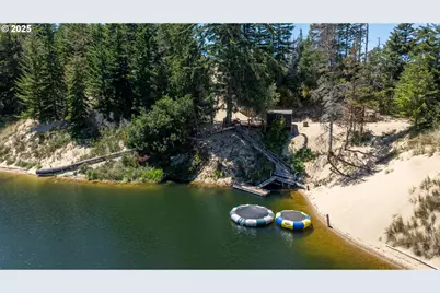 70298 Highway 101, North Bend, OR 97459 - Photo 23