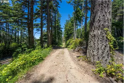 70298 Highway 101, North Bend, OR 97459 - Photo 43