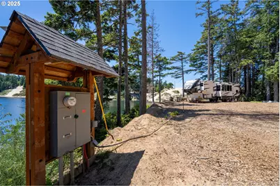 70298 Highway 101, North Bend, OR 97459 - Photo 11