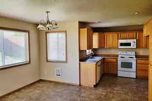 2316 NW 4th St, Battle Ground, WA 98604 - Photo 3