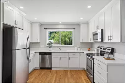 14150 NE Eugene Ct, Portland, OR 97230 - Photo 13