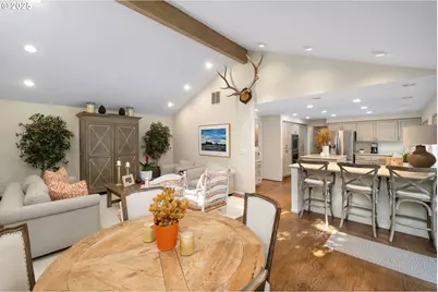 11330 SW Lynnvale Dr, Portland, OR 97225 - Photo 21