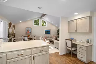 11330 SW Lynnvale Dr, Portland, OR 97225 - Photo 17