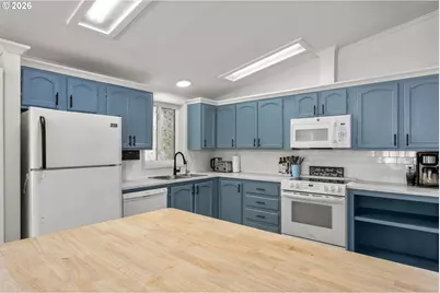 700 NE 183rd Ave #12, Portland, OR 97230 - Photo 3