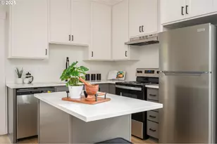 12096 SE Market St, Portland, OR 97216 - Photo 5