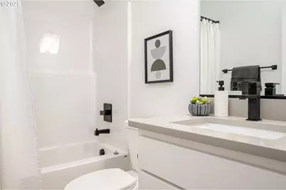 12096 SE Market St, Portland, OR 97216 - Photo 11