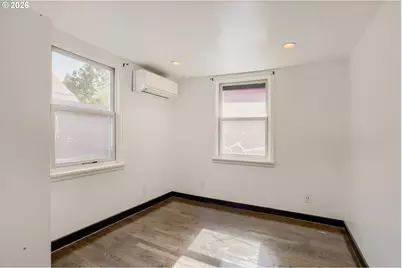 8738 NE Humboldt St, Portland, OR 97220 - Photo 17