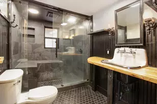 8738 NE Humboldt St, Portland, OR 97220 - Photo 15