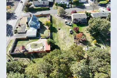 4233 Chenoweth Rd, The Dalles, OR 97058 - Photo 1