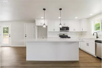 795 NW 6th Ave, Canby, OR 97013 - Photo 17