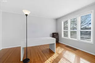 632 SE Peacock Ln, Portland, OR 97214 - Photo 7