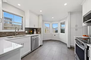 632 SE Peacock Ln, Portland, OR 97214 - Photo 11