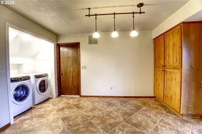 4241 SE Northridge Dr, Milwaukie, OR 97222 - Photo 7