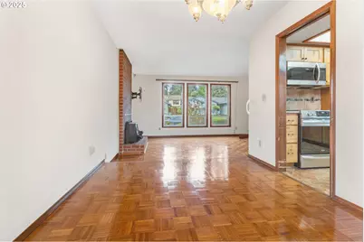 4241 SE Northridge Dr, Milwaukie, OR 97222 - Photo 9