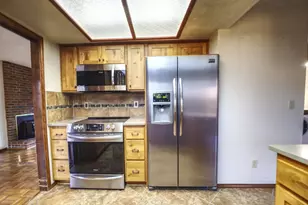 4241 SE Northridge Dr, Milwaukie, OR 97222 - Photo 5