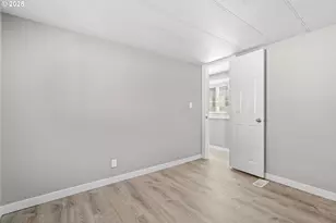 17125 SE 82nd Dr, Clackamas, OR 97015 - Photo 7