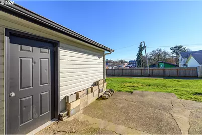 131 NE 2nd St, Willamina, OR 97396 - Photo 31