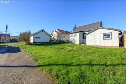 131 NE 2nd St, Willamina, OR 97396 - Photo 29